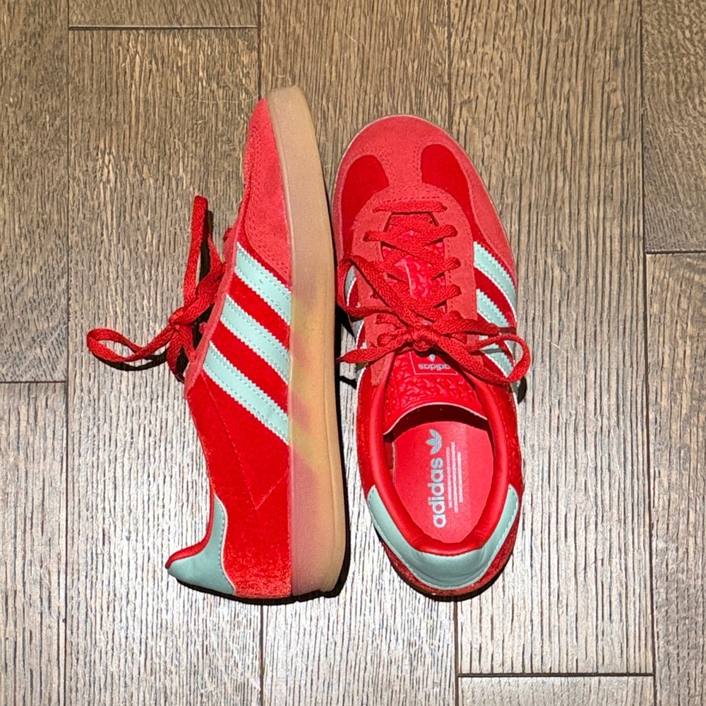 Adidas Gazelle Indoor Shoes (Better Scarlett/Hazy Green)